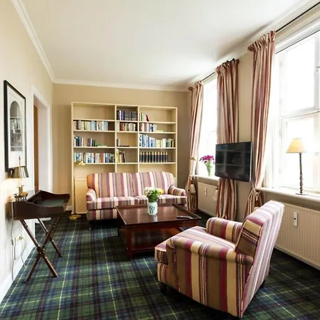 Herrenhaus 15 * Luedersburg